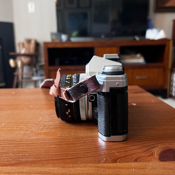 Working Canon ae1 with basic lens. - Picture 3 of 4